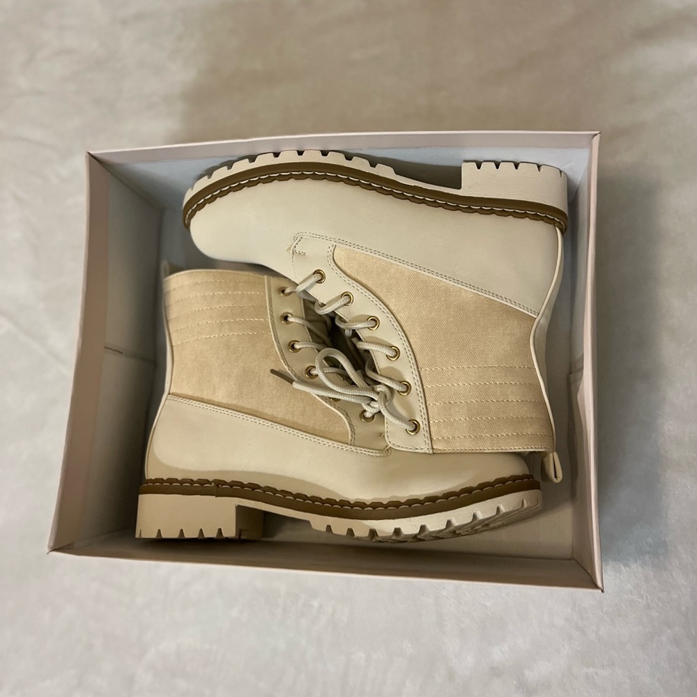 Elsa Lace up Boots